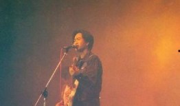 卓伟最新爆料家驹还活着,卓伟最新爆料揭秘，摇滚巨星竟还活着？